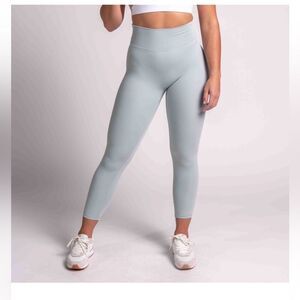 P’tula Taylor Leggings Medium 23” Icy Blue Size worn once Athletic Gym Wear